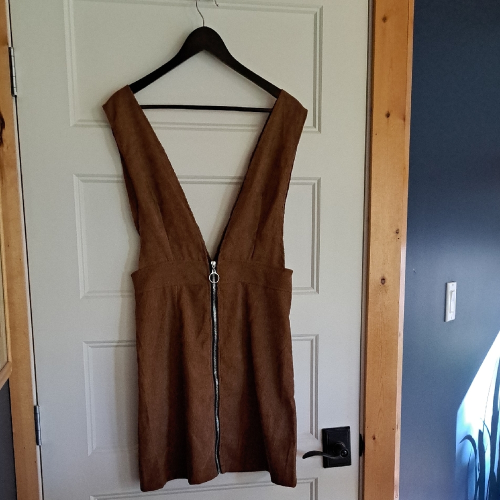 Brown Sleeveless Dress with Zipper